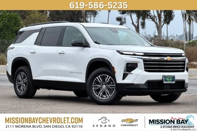 Used 2025 Chevrolet Traverse LT