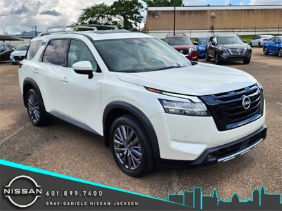 Used 2024 Nissan Pathfinder SL w/ SL Premium Package