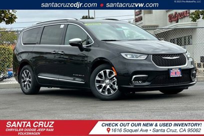 New 2023 Chrysler Pacifica Pinnacle