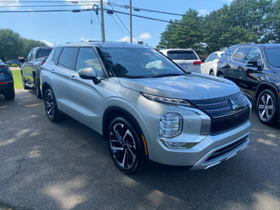 Used 2024 Mitsubishi Outlander SE