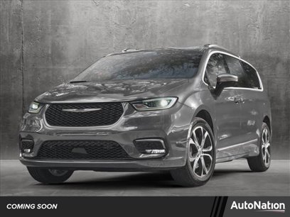 New 2025 Chrysler Pacifica Select