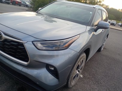 Used 2023 Toyota Highlander XLE