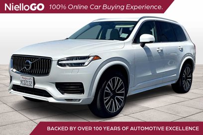 Used 2022 Volvo XC90 T6 Momentum w/ Climate Package