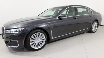 Used 2022 BMW 745e xDrive w/ Premium Package