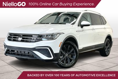 Used 2024 Volkswagen Tiguan SE w/ Panoramic Sunroof Package