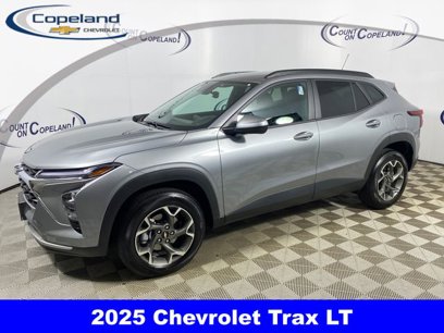 Used 2025 Chevrolet Trax LT w/ LT Convenience Package