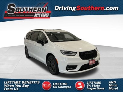New 2025 Chrysler Pacifica Premium