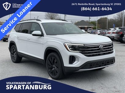 New 2024 Volkswagen Atlas SE w/ Black Wheel Package