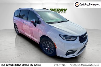 Used 2023 Chrysler Pacifica Pinnacle