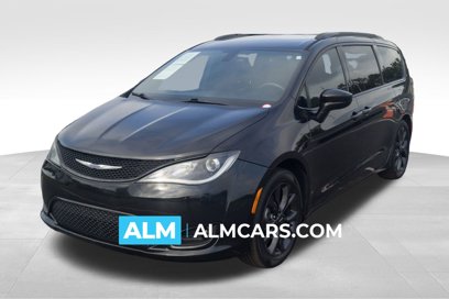 Used 2018 Chrysler Pacifica Touring-L w/ Premium Audio Group