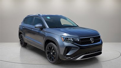 New 2024 Volkswagen Taos SE