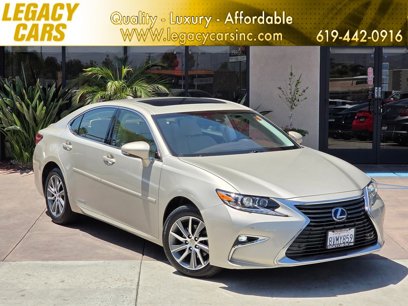 Used 2016 Lexus ES 300h w/ Luxury Package w/Wood Trim