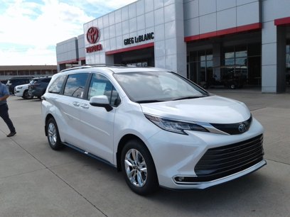 New 2025 Toyota Sienna Limited