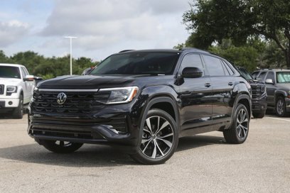 Used 2025 Volkswagen Atlas Cross Sport SEL Premium R-Line