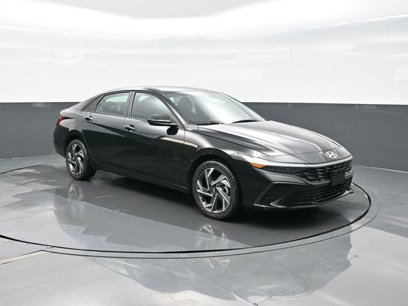 New 2025 Hyundai Elantra SEL