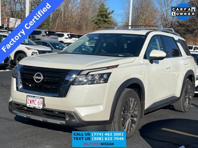 Used 2024 Nissan Pathfinder SL w/ SL Premium Package