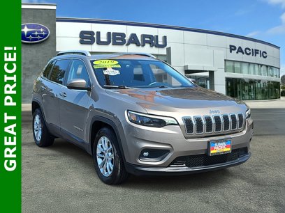 Used 2019 Jeep Cherokee Latitude w/ Popular Appearance Group