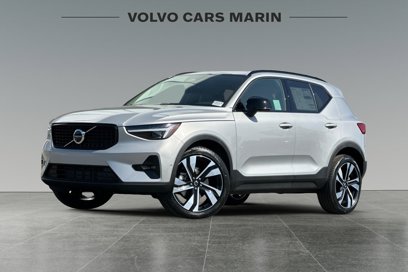 New 2025 Volvo XC40 B5 Ultra w/ Climate Package