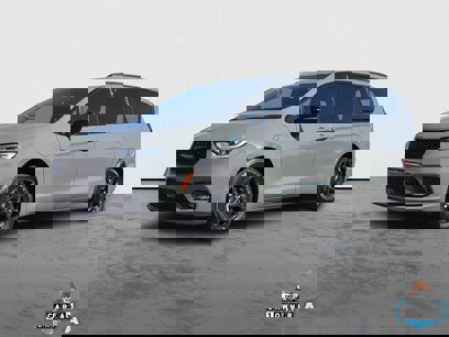 Certified 2025 Chrysler Pacifica Premium