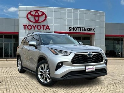 Used 2023 Toyota Highlander Limited