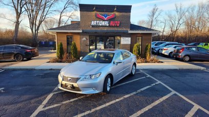 Used 2015 Lexus ES 300h w/ Navigation System Package