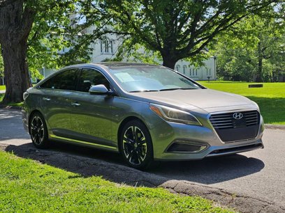Used 2017 Hyundai Sonata Limited w/ Ultimate Package 02