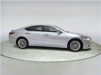 Used 2022 Lexus ES 300h w/ Luxury Package