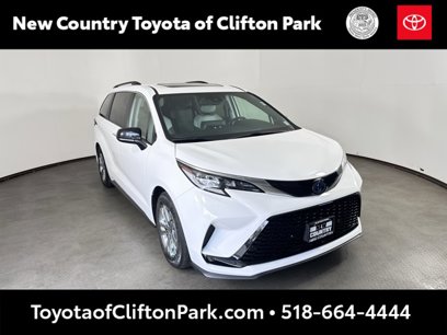 Used 2022 Toyota Sienna XSE
