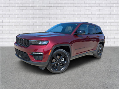 Used 2025 Jeep Grand Cherokee Limited w/ Black Appearance Package