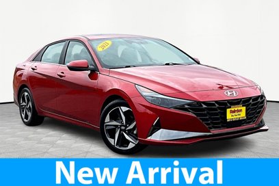 Used 2021 Hyundai Elantra Limited w/ Cargo Package