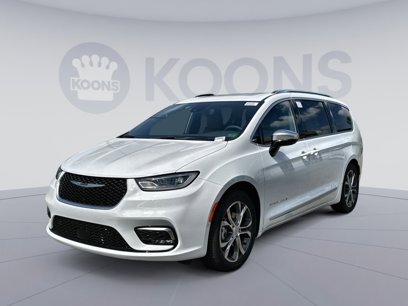 New 2026 Chrysler Pacifica Pinnacle