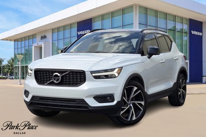 Certified 2022 Volvo XC40 T5 R-Design w/ Advanced Package