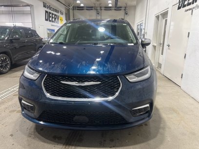Used 2023 Chrysler Pacifica Limited