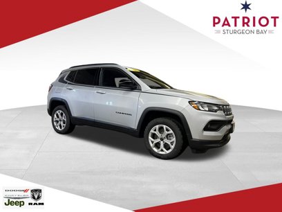 New 2025 Jeep Compass Latitude w/ Mopar Graphics Package