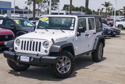 Used 2017 Jeep Wrangler Unlimited Rubicon w/ Connectivity Group