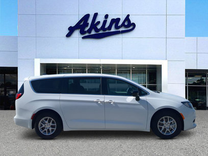 New 2024 Chrysler Voyager LX