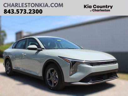 New 2025 Kia K4 LXS