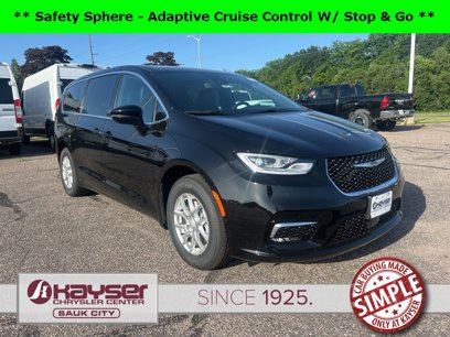 New 2025 Chrysler Pacifica Select