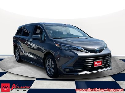 Used 2025 Toyota Sienna XLE