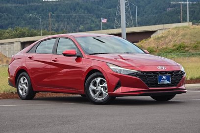 Used 2022 Hyundai Elantra SE w/ Preferred Accessory Package