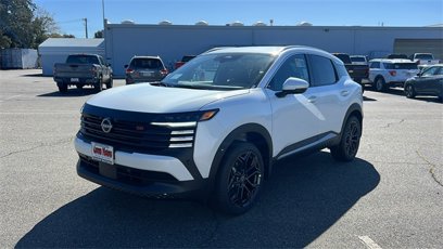 New 2025 Nissan Kicks SR