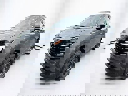 New 2025 Nissan Kicks S w/ Charging Package