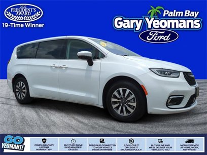 Used 2023 Chrysler Pacifica Touring-L