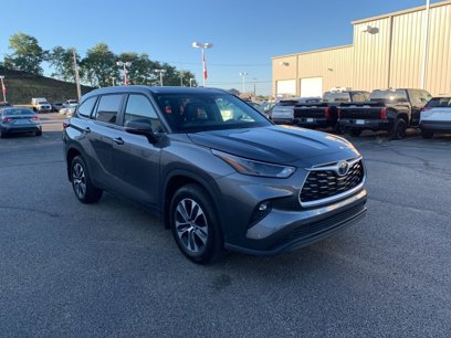 Used 2023 Toyota Highlander XLE