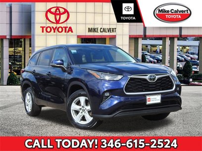 Used 2023 Toyota Highlander LE