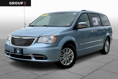 Used 2013 Chrysler Town & Country Limited w/ Luxury Group
