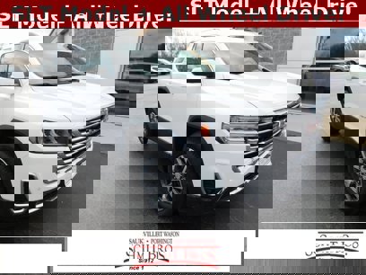 Used 2023 GMC Acadia SLT