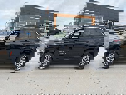 New 2025 Jeep Grand Cherokee Laredo X w/ Luxury Tech Group I
