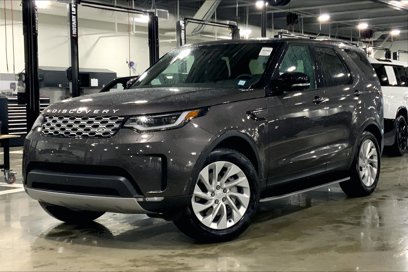 New 2025 Land Rover Discovery S