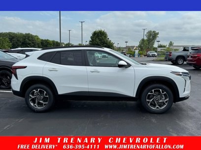 New 2025 Chevrolet Trax LT w/ Driver Confidence Package